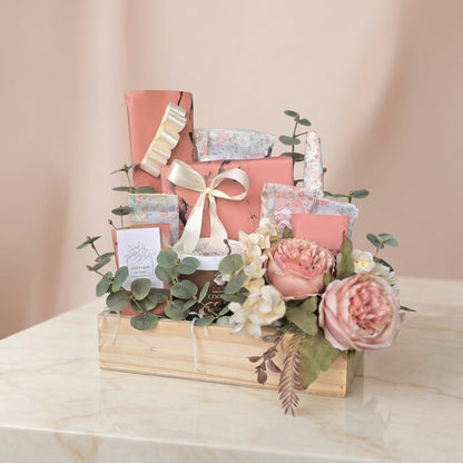 Peach Perfect Gift Basket – Sweet Treats & Indulgent Gifts | Boutique de Fleurs Lahore Pakistan