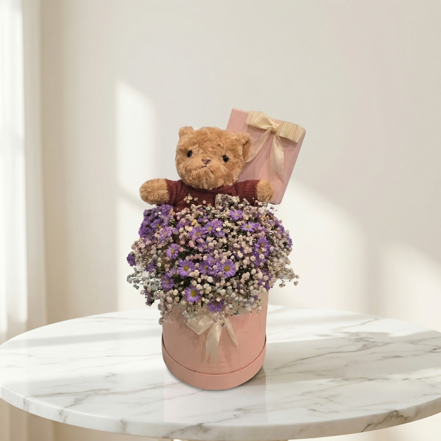 Pink Whisper Delight Hatbox – Purple Daisies Gypsophila & Teddy Bear Gift | Boutique de Fleurs Lahore Pakistan