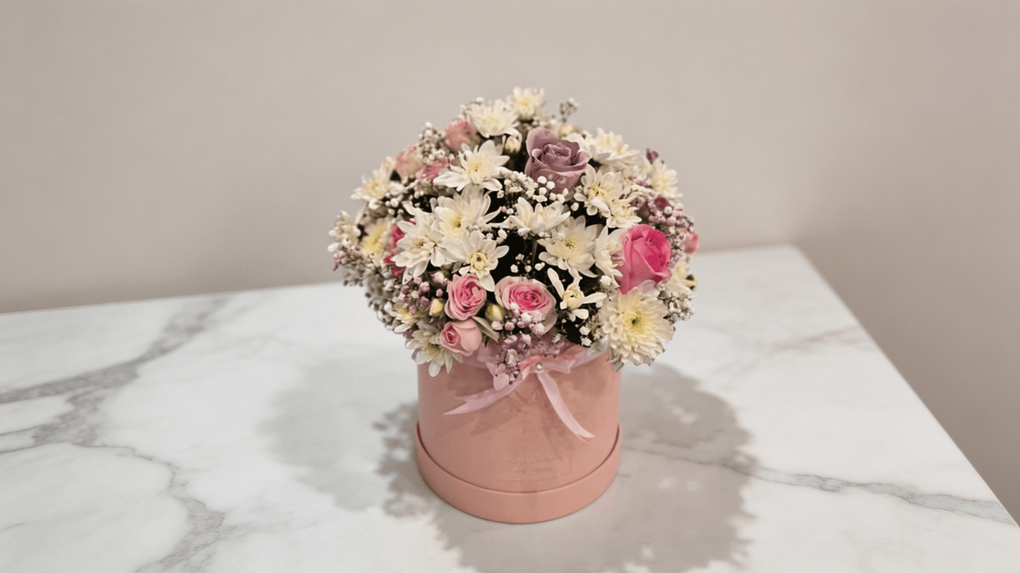 Pink Rose Luxe Hatbox – Soft Pink Roses White Roses & Chrysanthemums in Hatbox | Boutique de Fleurs Lahore Pakistan
