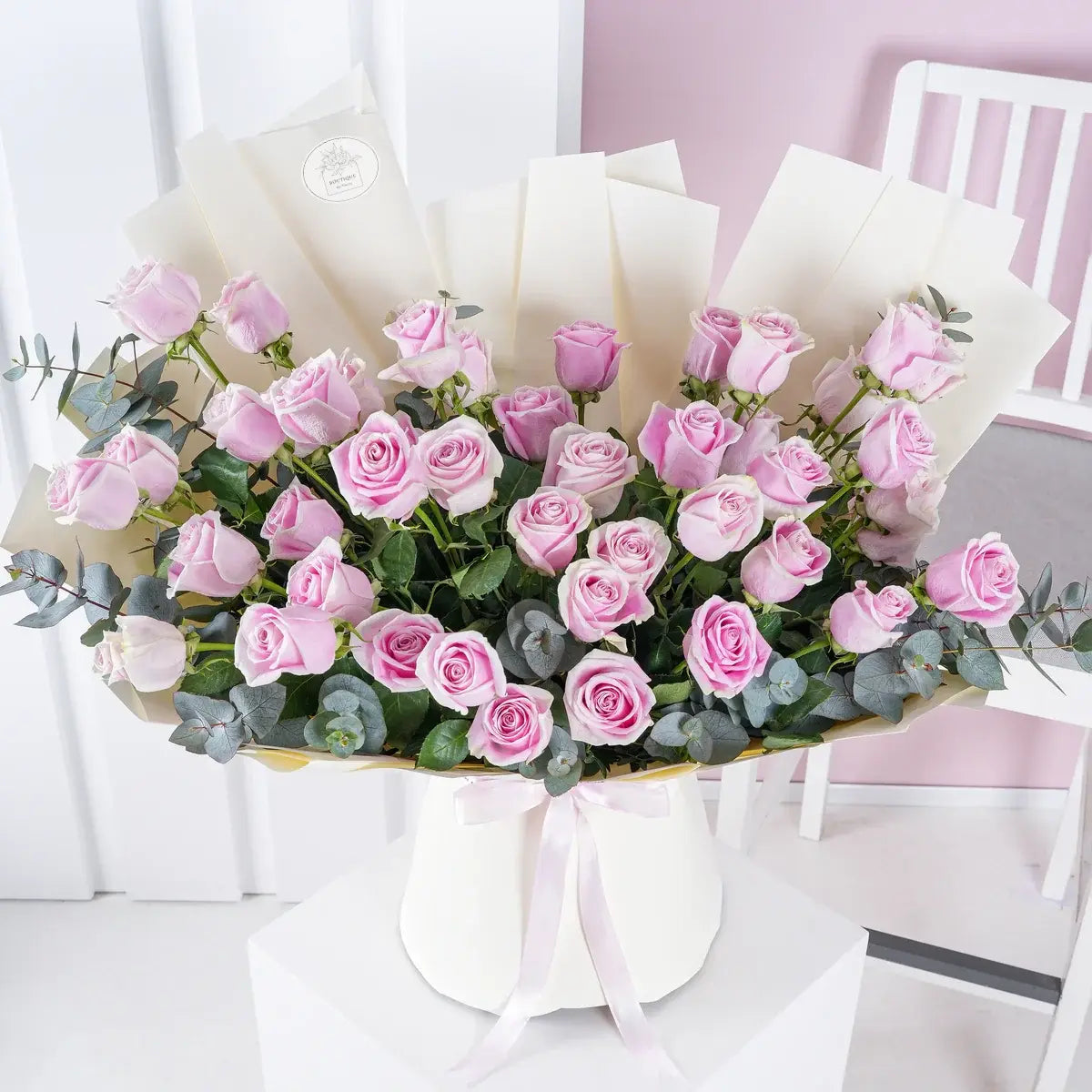 50 Pink Roses Close-Up – Fresh Long Stem Pink Rose Bouquet | Boutique de Fleurs Lahore Pakistan